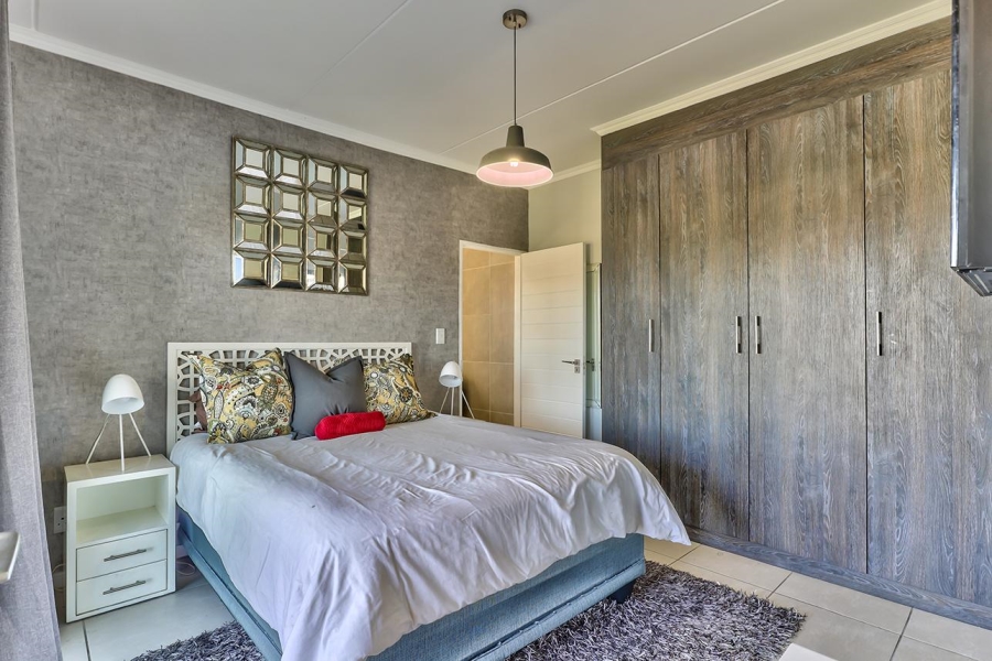 To Let 1 Bedroom Property for Rent in Sandown Western Cape